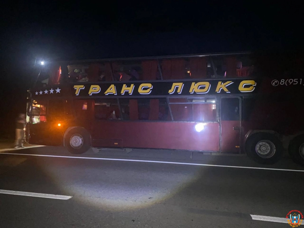 Двое пассажиров пострадали в ДТП с легковушкой и автобусом из Ростовской области