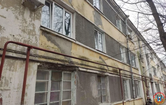 Разваливается очередной дом, чиновники этого не замечают