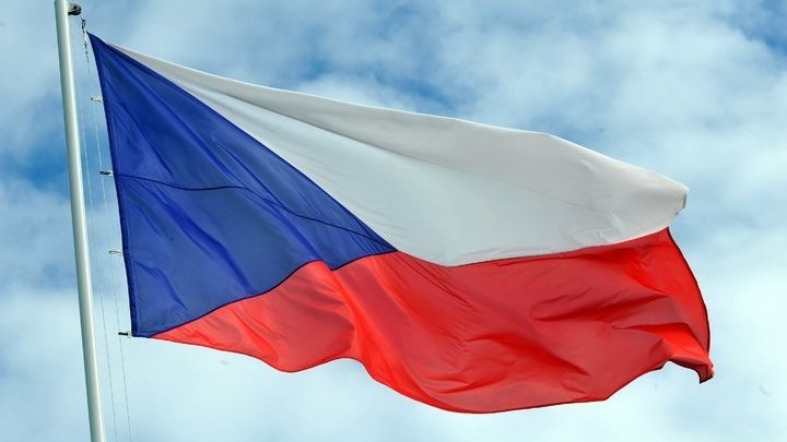Прага объявила завершившимся "взаимный каннибализм" с Москвой Прага объявила завершившимся "взаимный каннибализм" с Москвой