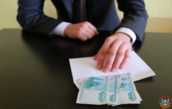 В Ростове осудили адвоката за передачу взятки в 3 млн рублей полицейскому