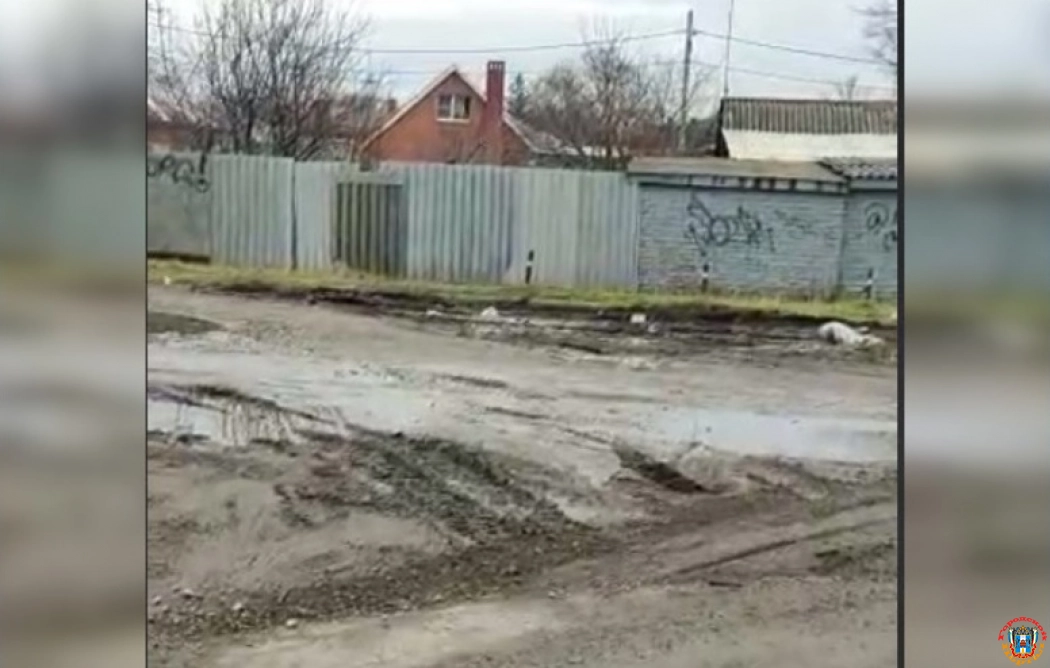 Жители поселка Орджоникидзе в Ростове пожаловались на убитые дороги и тротуары