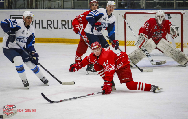 Хоккейный клуб «Ростов» одержал первую победу в ВХЛ