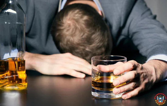 Следы алкогольной зависимости налицо: на лице и не только