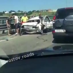 Фура влетела в иномарку: ребенок пострадал в аварии под Ростовом