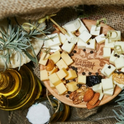 Нежный и вкусный сыр «Пармезан» презентовал бренд «Чабан» для ростовских гурманов