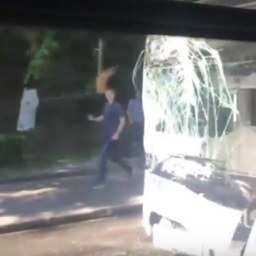 Столкнувшиеся ранним утром автобус с маршруткой собрали огромную пробку на Стачках в Ростове