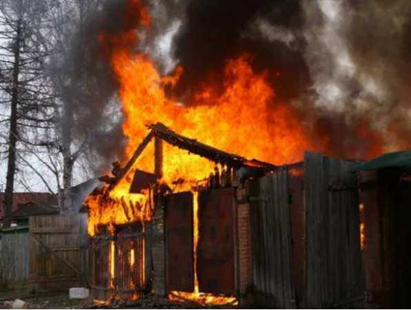 Мужчина сгорел заживо во время празднования Рождества в частном секторе Ростова