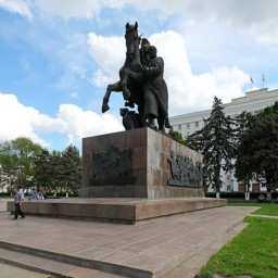 В Ростове на площади Советов обновят плитку за 15,7 млн рублей