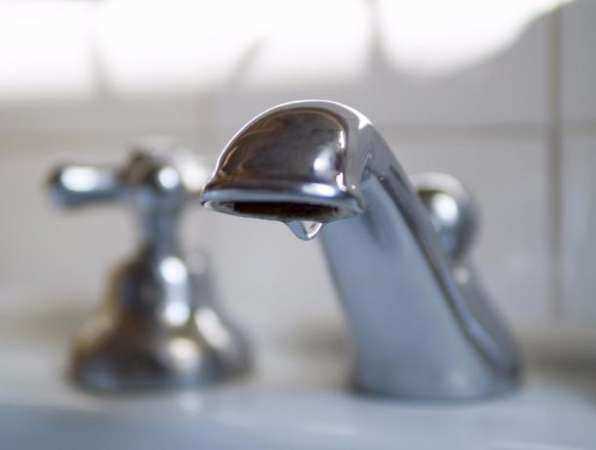 Более полутора тысяч ростовчан остались без воды в свой выходной