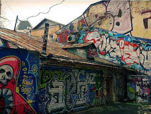 Авторов граффити и расклейщиков уличных объявлений будут штрафовать в Ростовской области