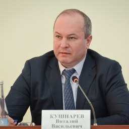 Туалет в 64,4 квадратных метра отгрохала зарабатывающая в восемь раз больше мужа супруга Кушнарева