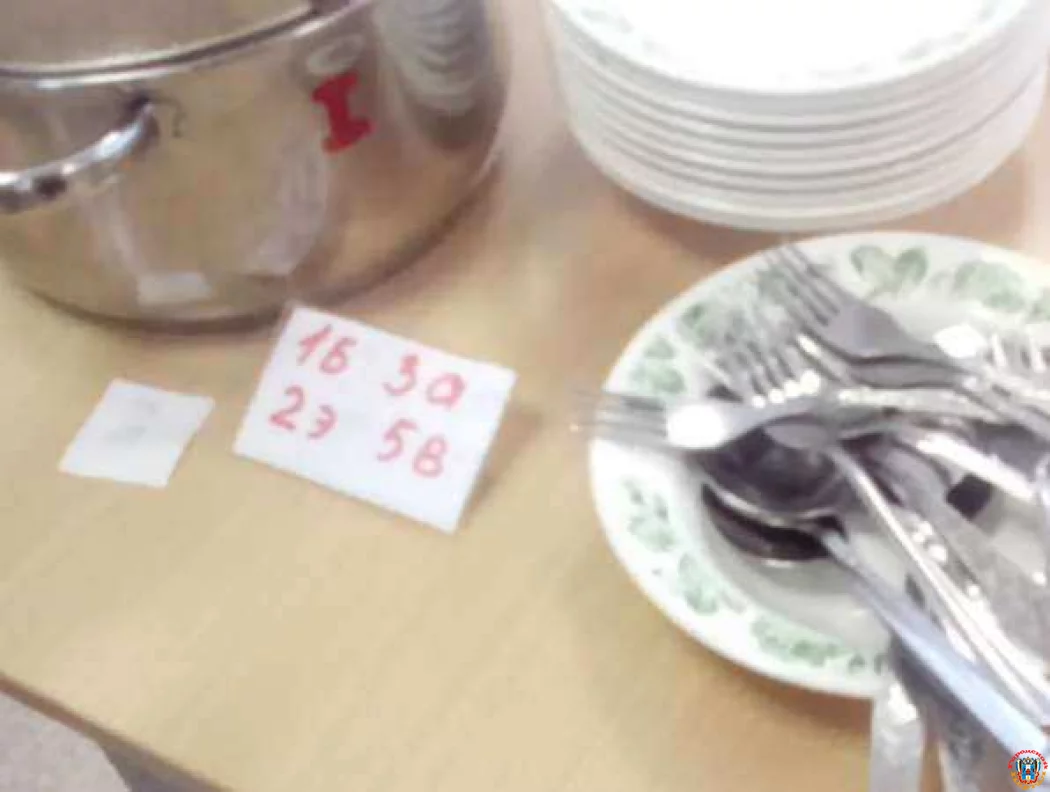 Двери в кабинках туалета оказались главным признаком элитности в школе №96 &laquo;Эврика-развитие&raquo;