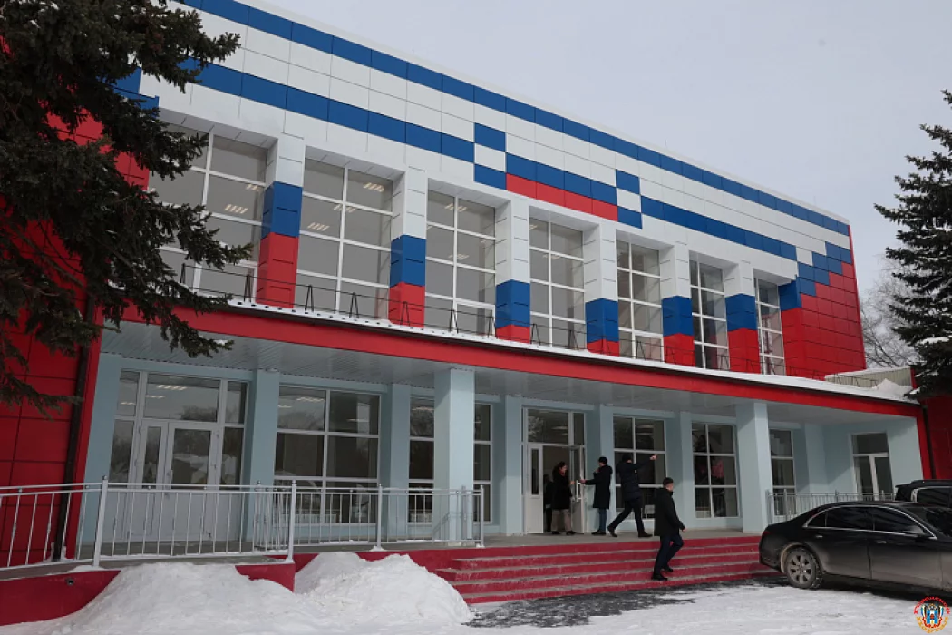 Губернатор Юрий Слюсарь оценил результаты капитального ремонта поликлиники в Кагальницком районе