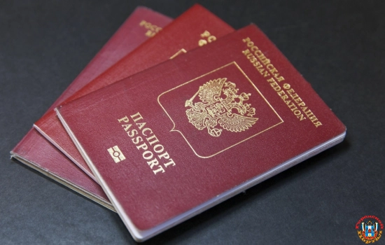 В МВД отказались комментировать информацию о сдаче на хранение загранпаспортов ростовскими врачами