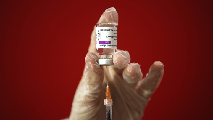 В Германии вакцина AstraZeneca будет применяться только для пожилых
