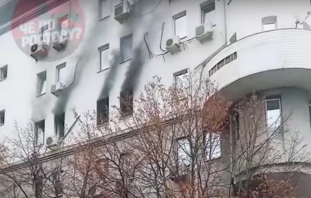 В Ростове загорелся кабинет в здании судебных приставов