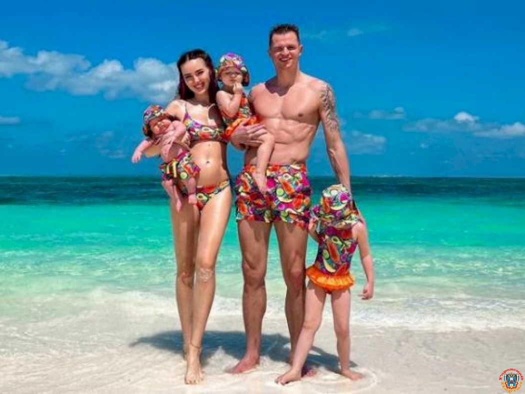 Костенко и Тарасов всей семьей отправились отдыхать на Мальдивы