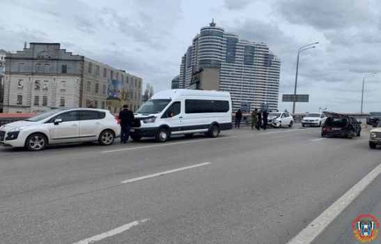 В Ростове в массовом ДТП с «Рено» пострадали три человека