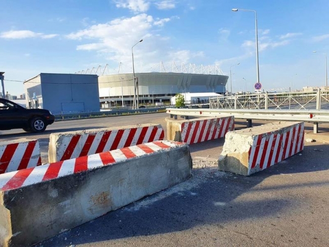 В Ростове перекрыли проезд к «Акватории» на левом берегу Дона