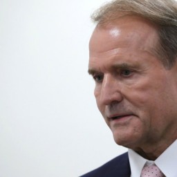 Медведчук: Украине надо менять курс и налаживать отношения с Россией