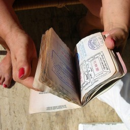 Житель Ростова-на-Дону пять лет продавал поддельные документы