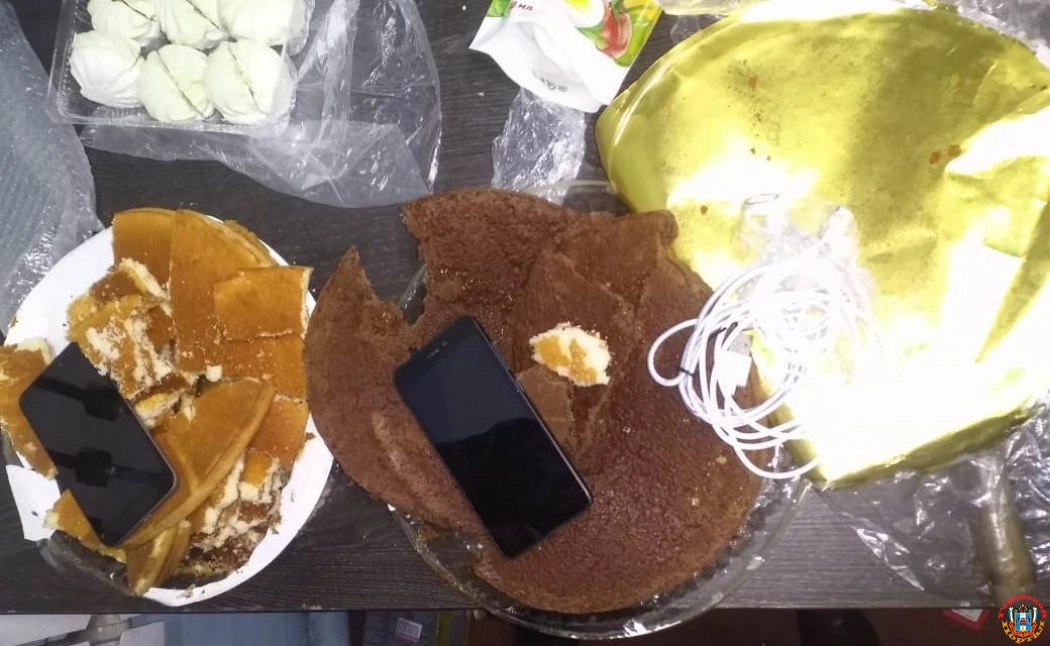 Телефоны в коржах для торта пытались передать заключенному в Ростове