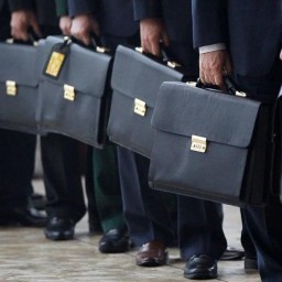 Зарплата чиновников правительства Ростовской области оказалась значительно выше средней по региону