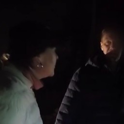Пьяные супруги устроили потасовку с инспектором ДПС. Видео