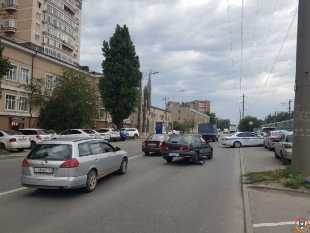 В Ростове водитель легковушки сбил 40-летнюю женщину