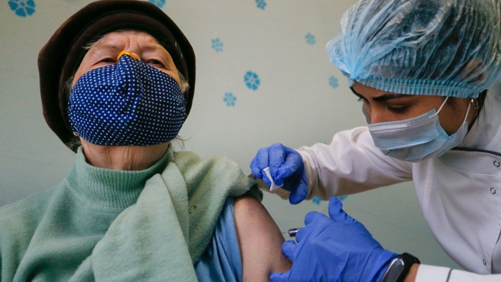 Украине посоветовали вместо ядерного оружия подумать о вакцинации