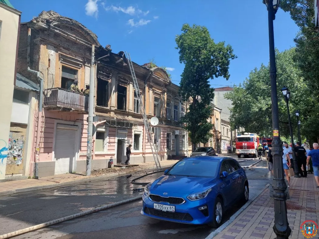 В Ростове загорелся дом Ивановского 22 июля