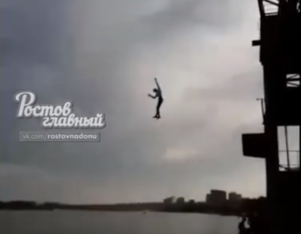 В Ростове школьник прыгнул в Дон с высоты пятиэтажного дома