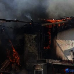 Из-за пожара в Шахтах многодетная семья лишилась крыши над головой