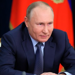Путин поздравил ДОСААФ с 95-летием
