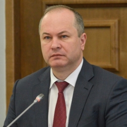 Виталий Кушнарев не вошел в десятку самых образованных управленцев городов-столиц