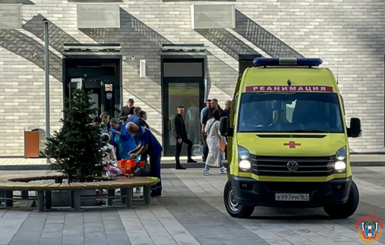 В Ростове двое мужчин в масках напали с ножом на сотрудницу салона красоты