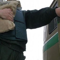 В Ростове задержали жителя Краснодарского края, пытавшегося ограбить инкассаторов