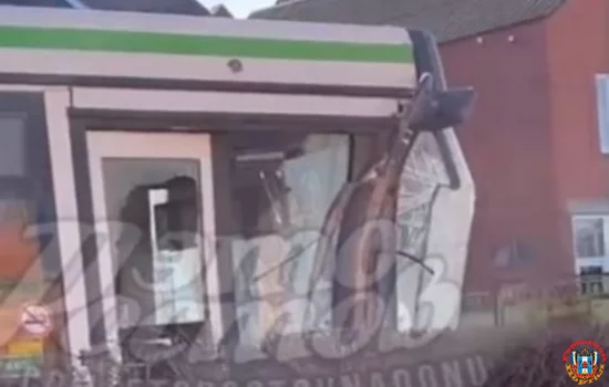 ДТП с автобусом № 42 произошло на ул. Курчатова