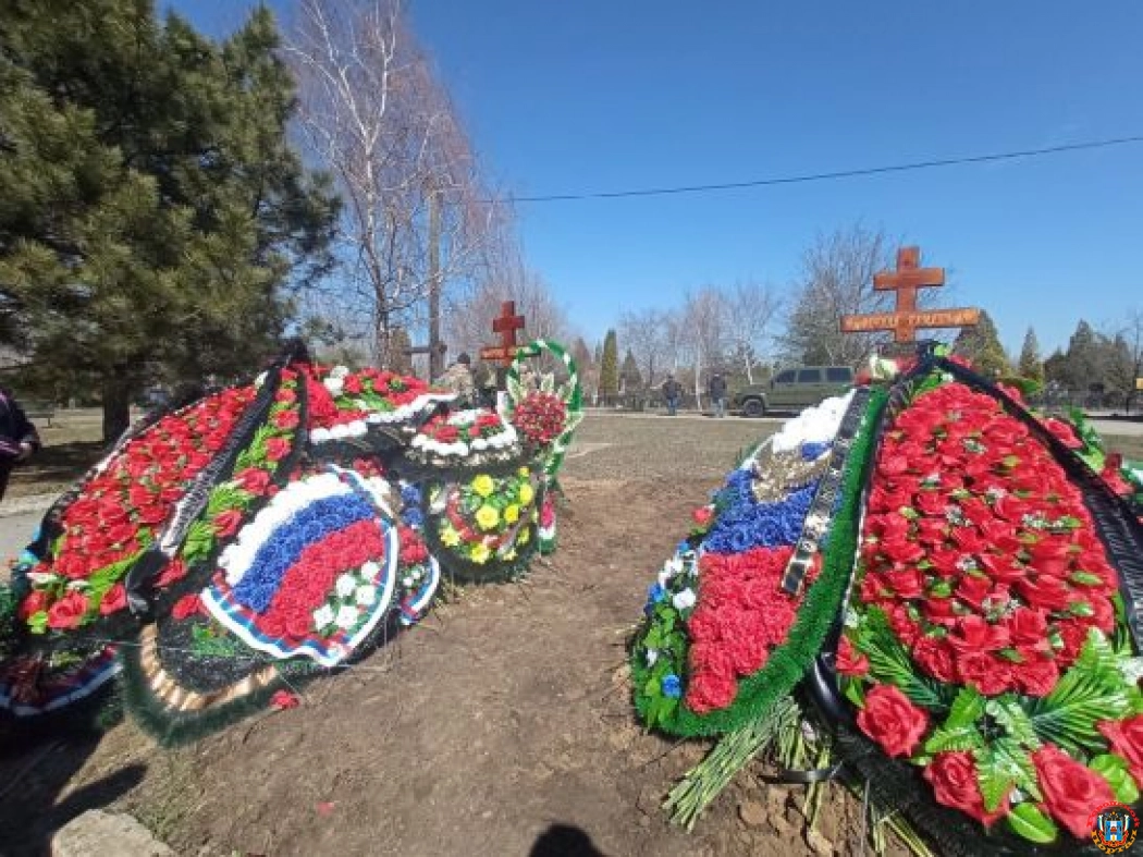 На кладбищах Ростова до апреля запретили устанавливать оградки на могилах