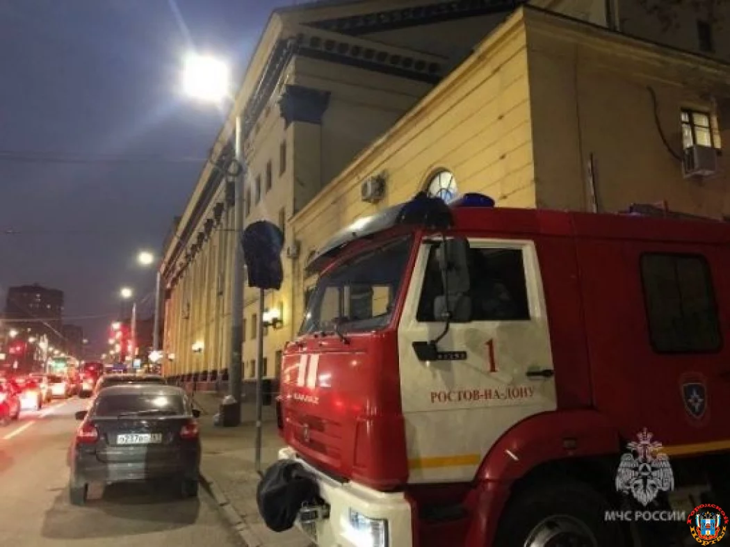 Из-за пожара в Ростовском цирке эвакуировали 25 человек