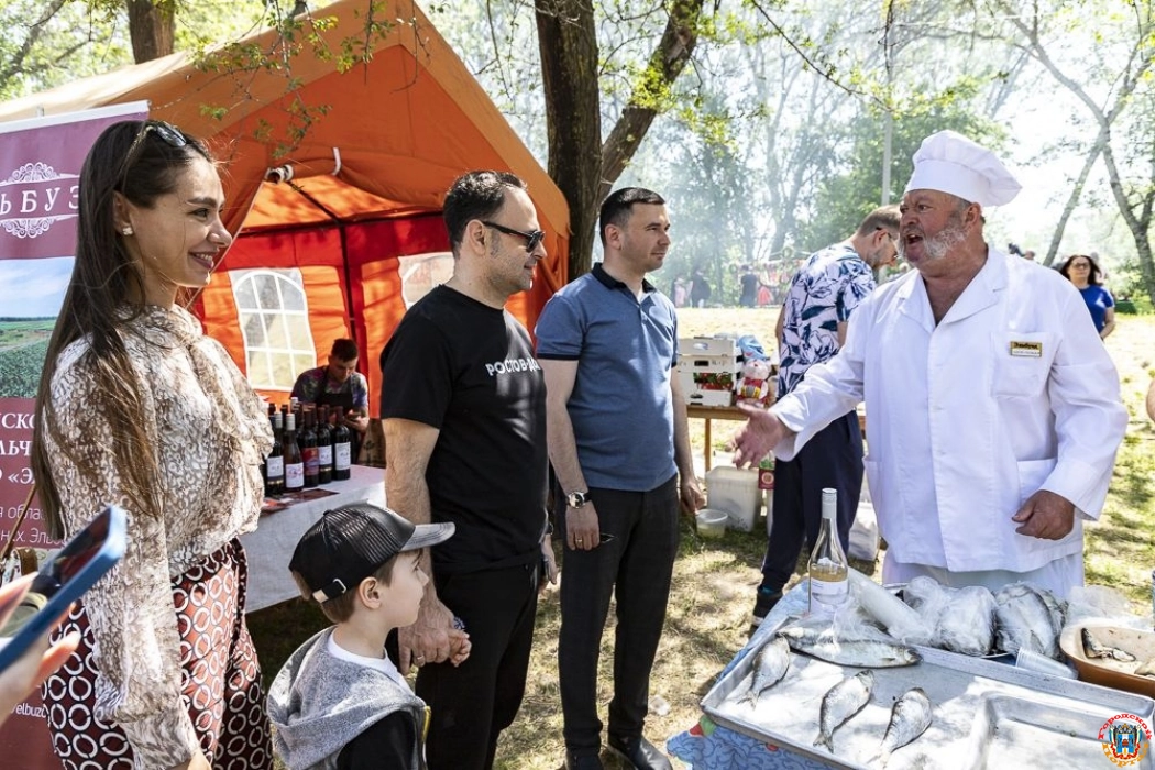 Ростовчане и гости города стали участниками масштабного гастрономического фестиваля «Донская селедка»