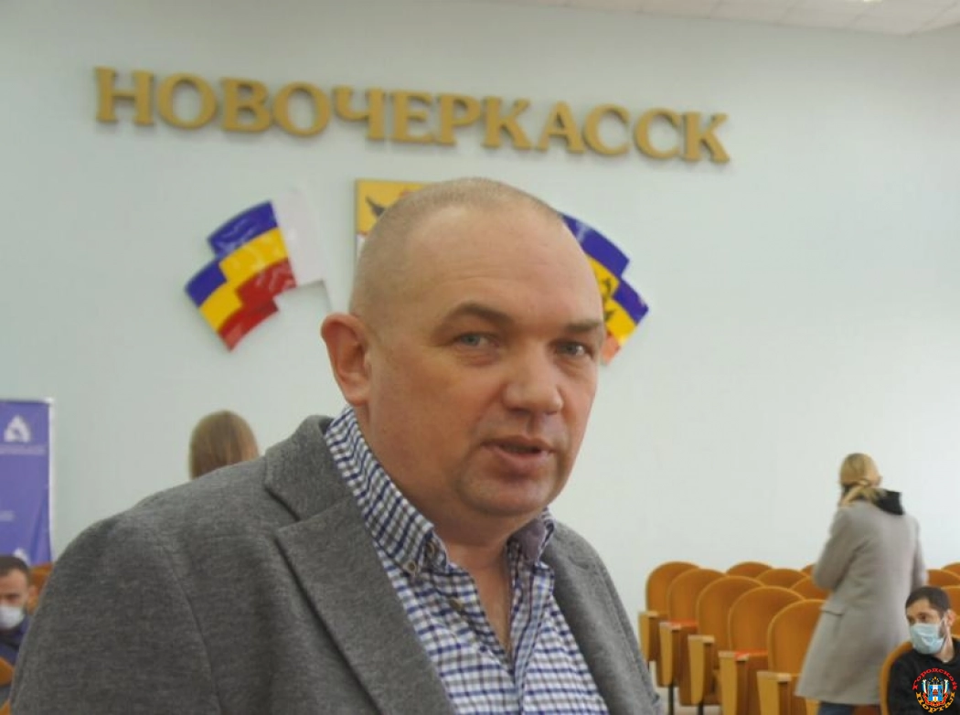 В гордуме Новочеркасска депутата Рахнянского лишили мандата из-за акций Tesla его бывшей жены