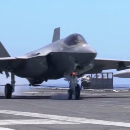Неудачная посадка F-35 на авианосец: пострадали 7 американских моряков