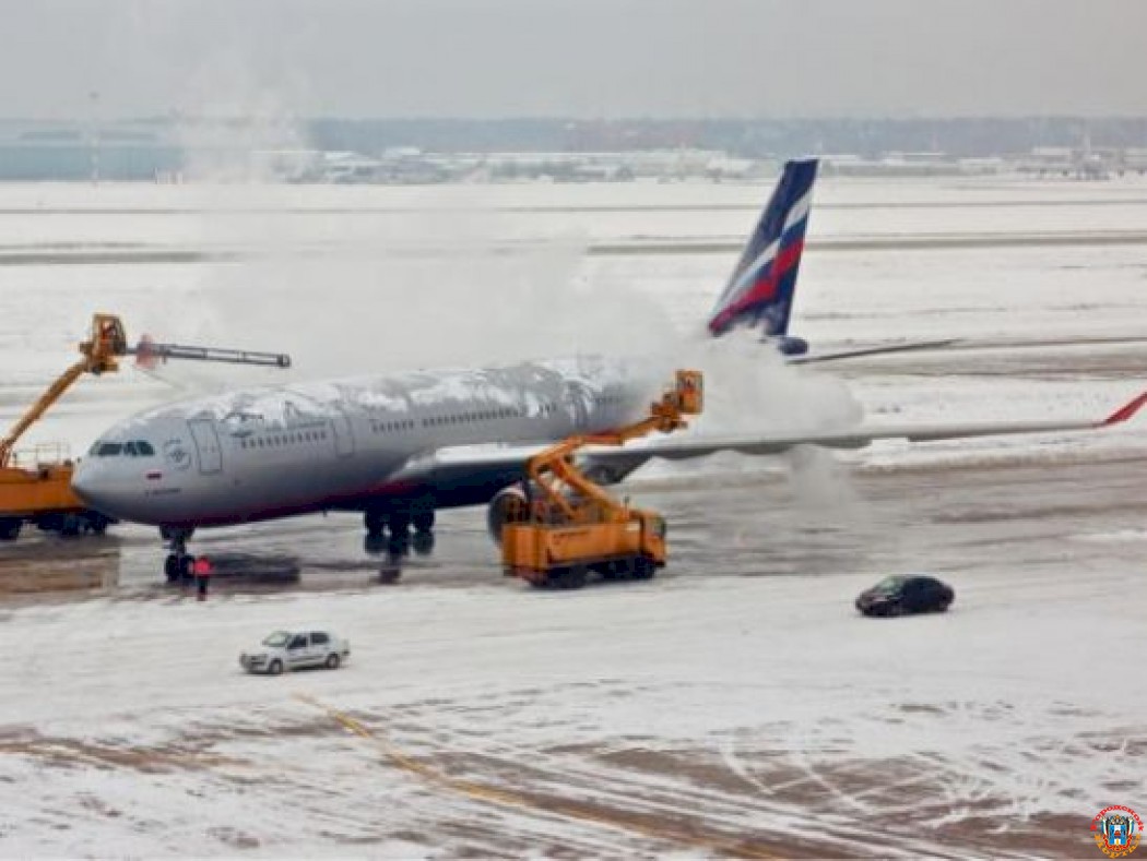 Из-за снегопада самолет Уфа - Ростов экстренно приземлился в Волгограде