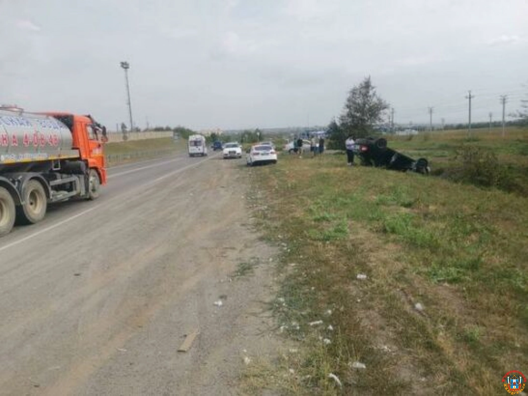 В Шахтах 55-летняя женщина пострадала в перевернувшейся «Приоре»
