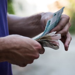 Неизвестный украл 20 млн рублей из банка в Ростовской области