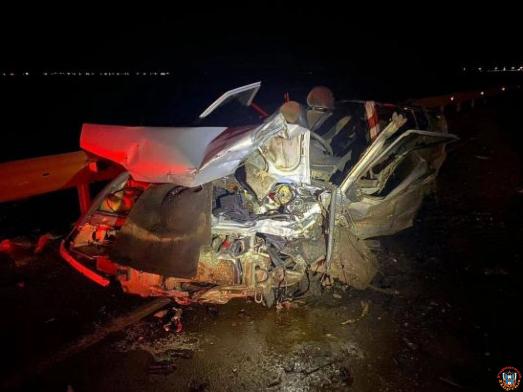 На трассе в Ростовской области в ДТП погиб 30-летний водитель ВАЗа