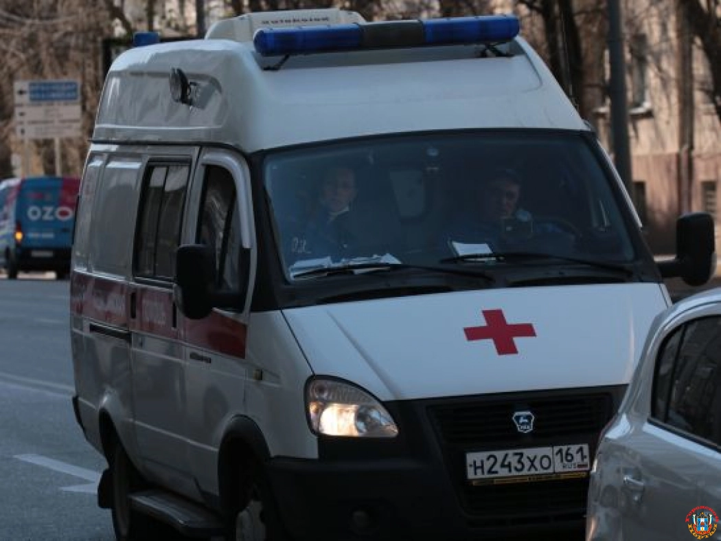 В Ростове пенсионерка с подростком попали под колеса легковушки