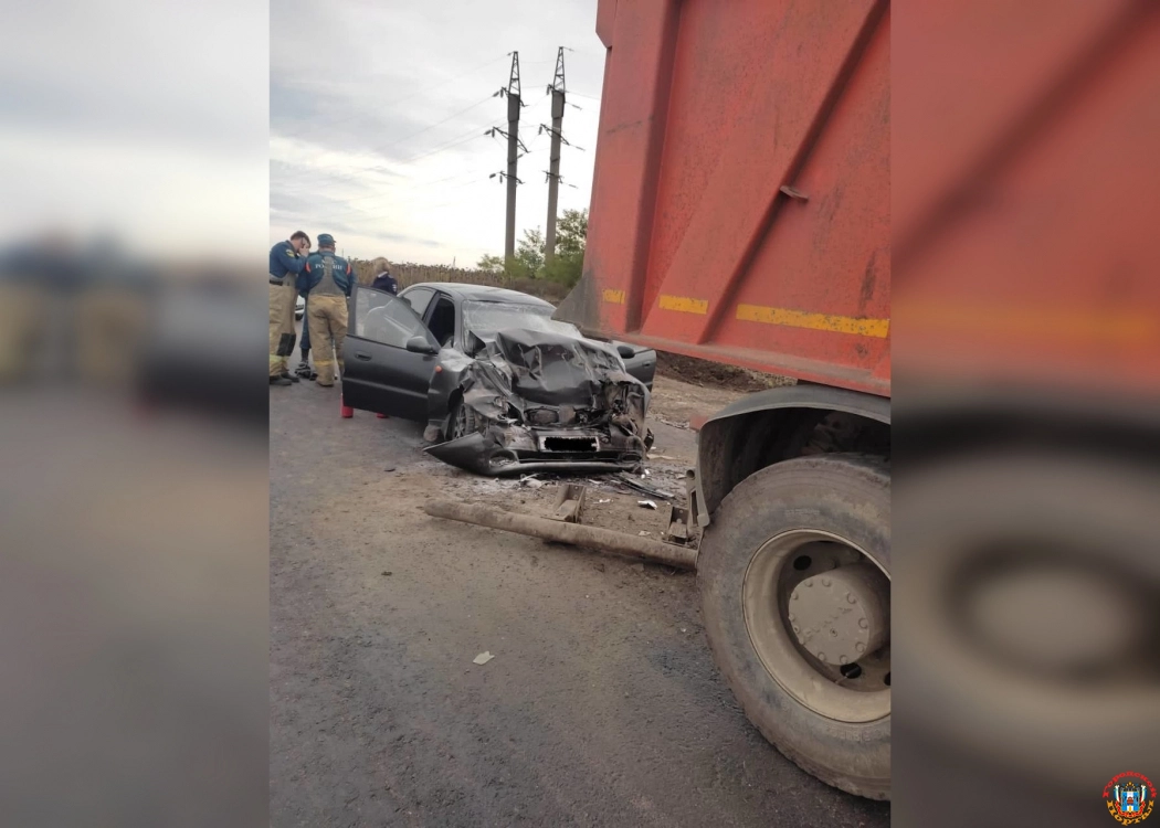 В Ростовской области после ДТП с самосвалом скончался водитель иномарки