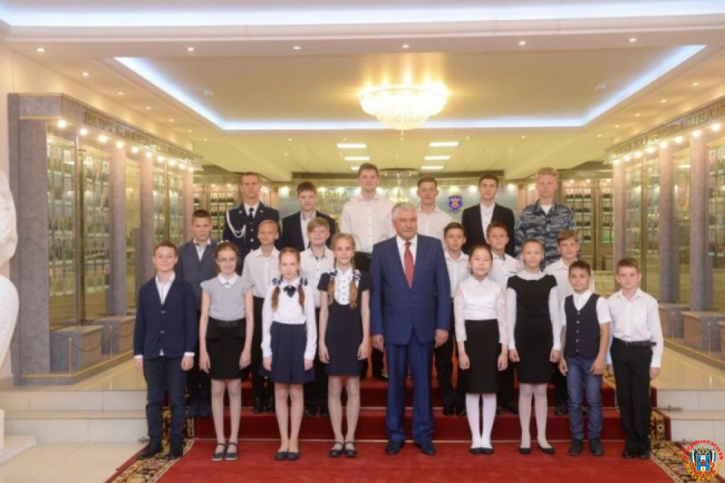 Владимир Колокольцев наградил детей и подростков за мужество и героизм